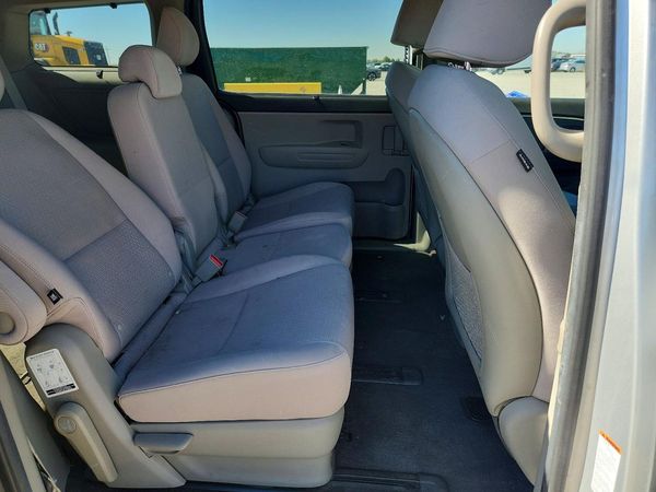 2016 KIA SEDONA LX - Middle-low