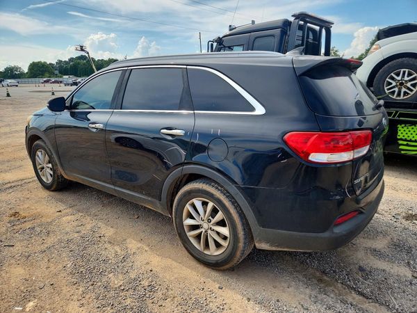 2017 KIA SORENTO L, LX