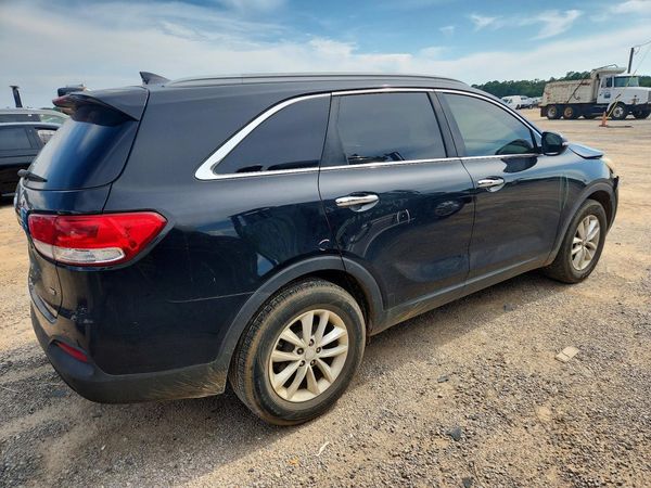 2017 KIA SORENTO L, LX