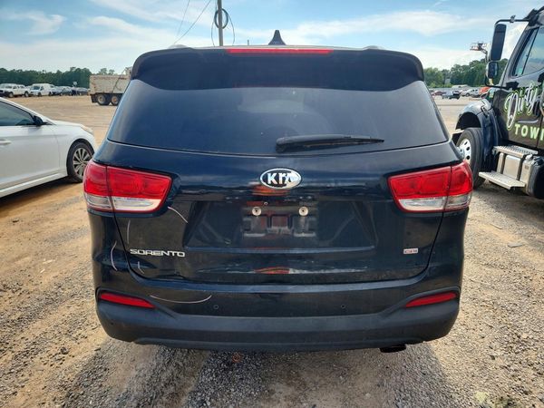 2017 KIA SORENTO L, LX