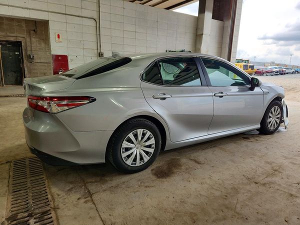 2019 TOYOTA CAMRY