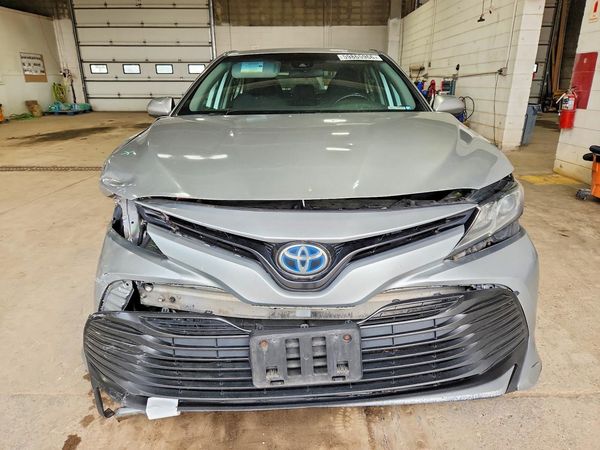 2019 TOYOTA CAMRY