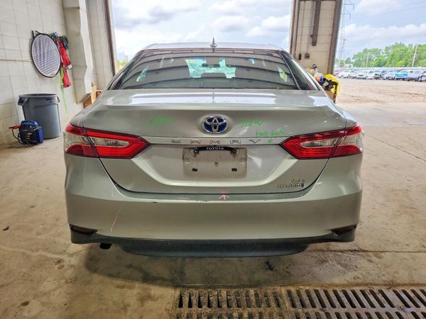 2019 TOYOTA CAMRY