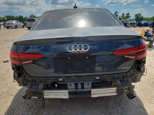 2017 AUDI A4 quattro Premium