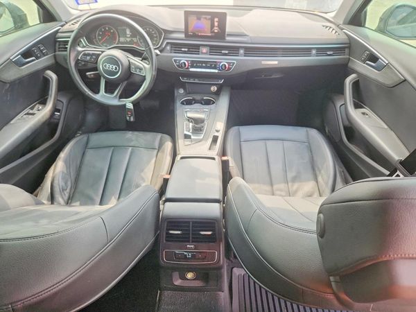 2017 AUDI A4 quattro Premium