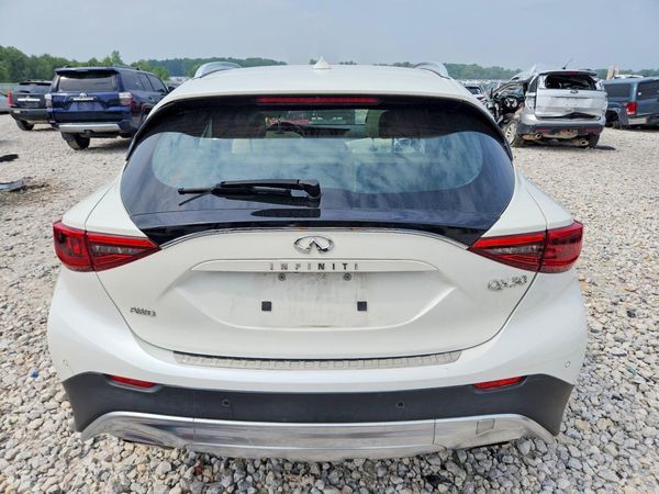 2017 INFINITI QX30