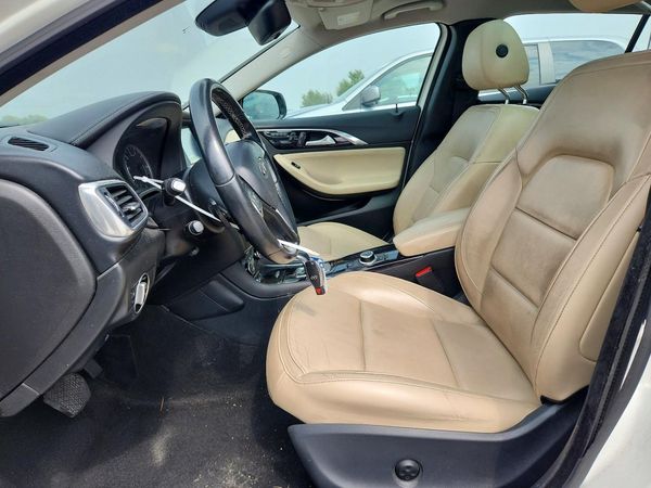 2017 INFINITI QX30