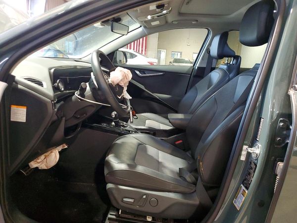 2023 KIA NIRO