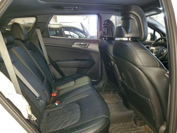 2024 KIA SPORTAGE X-LINE