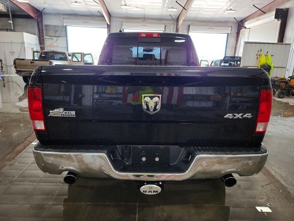 2018 RAM 1500 SLT