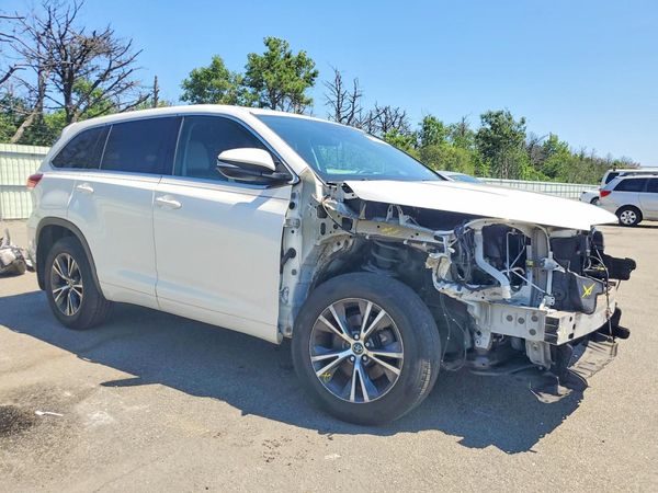 2017 TOYOTA HIGHLANDER LE/LE Plus