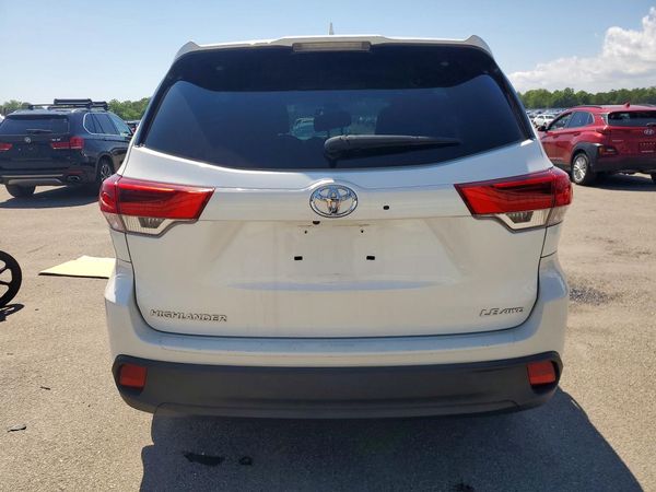 2017 TOYOTA HIGHLANDER LE/LE Plus