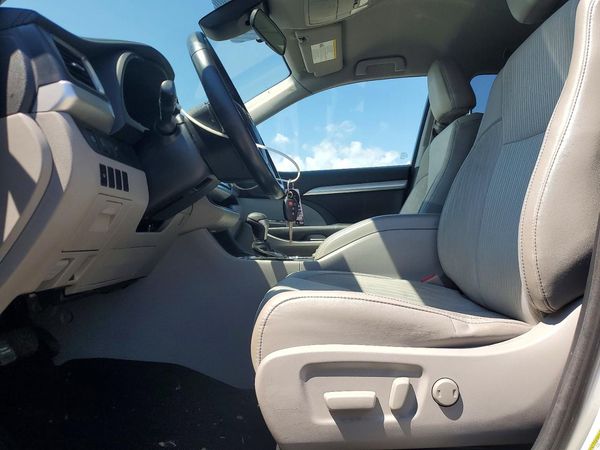 2017 TOYOTA HIGHLANDER LE/LE Plus
