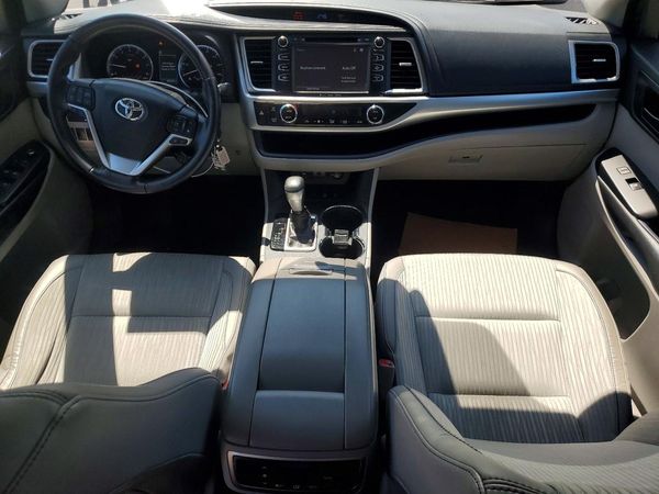 2017 TOYOTA HIGHLANDER LE/LE Plus