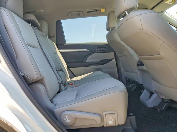 2017 TOYOTA HIGHLANDER LE/LE Plus