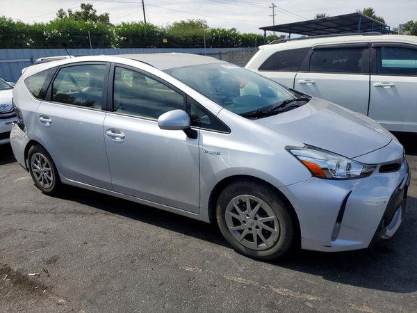 2016 TOYOTA PRIUS