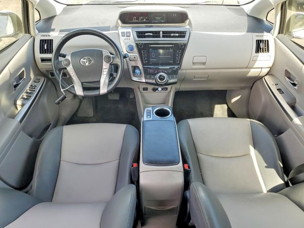 2016 TOYOTA PRIUS