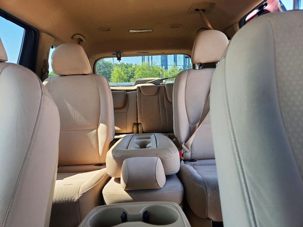 2016 KIA SEDONA LX - Middle-low