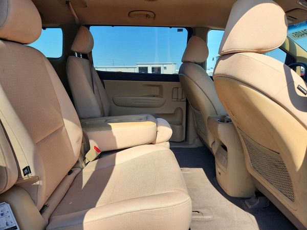 2016 KIA SEDONA LX - Middle-low