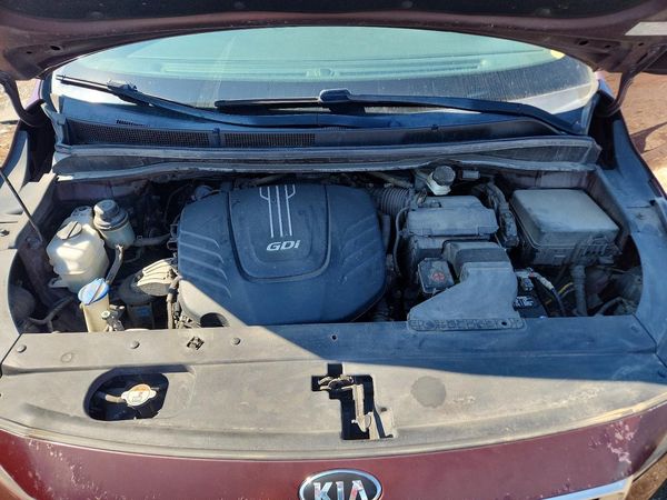 2016 KIA SEDONA LX - Middle-low