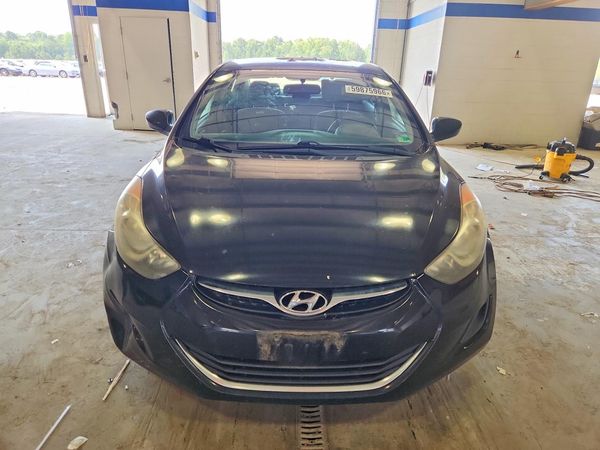 2013 HYUNDAI ELANTRA