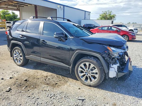 2024 TOYOTA RAV4 XLE Premium — Passenger 3/4
