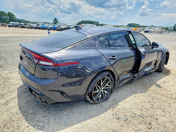2023 KIA STINGER GT-Line