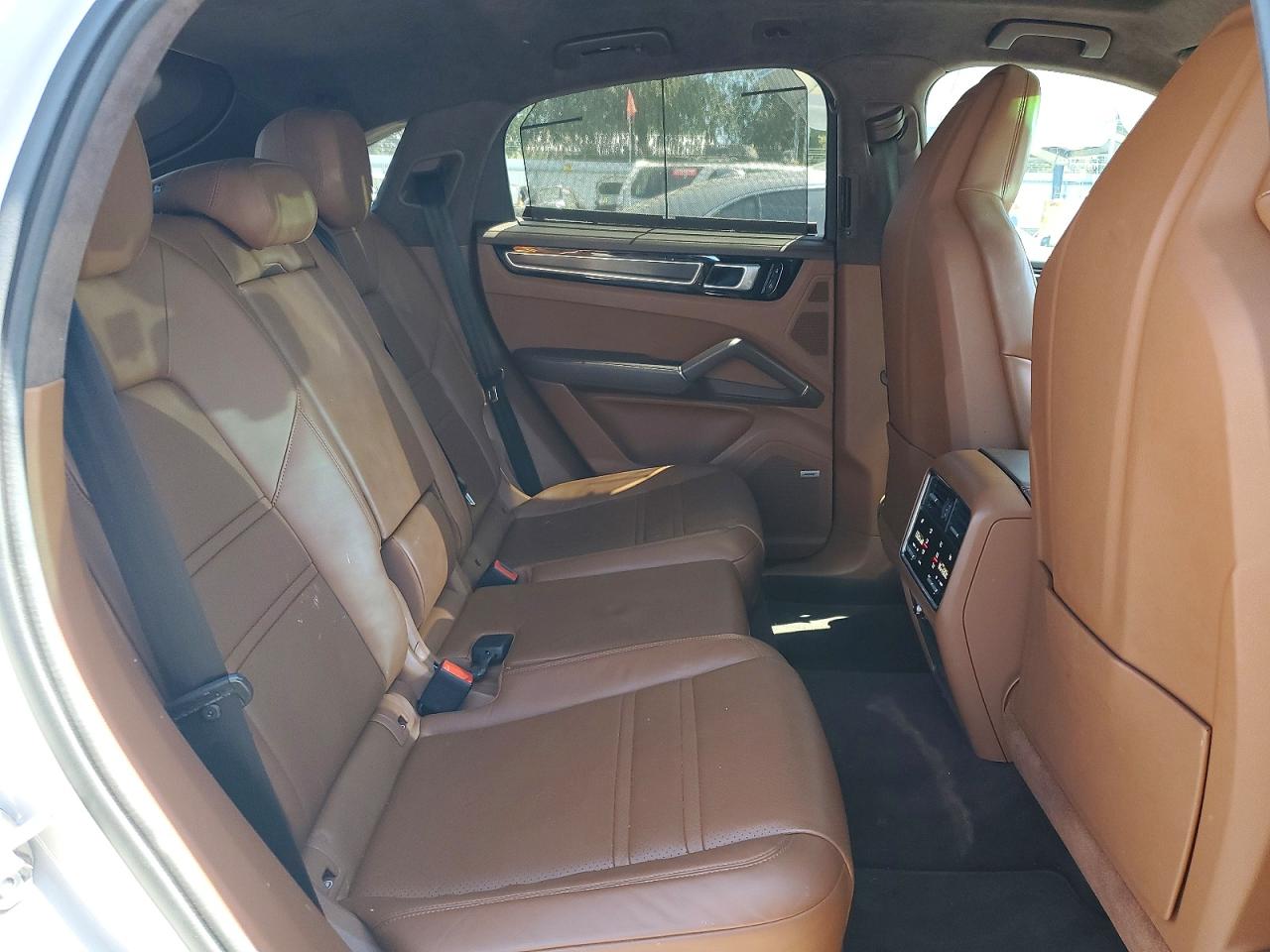 2021 PORSCHE CAYENNE GTS Coupe