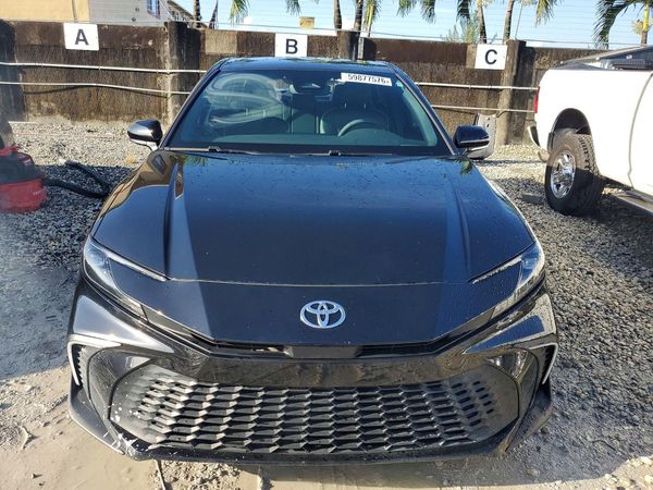 2025 TOYOTA CAMRY