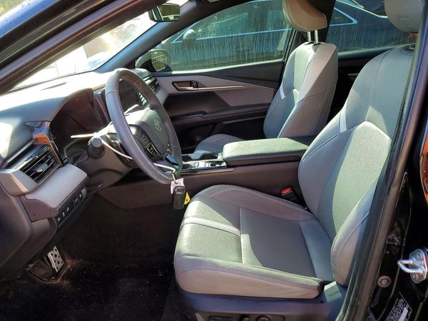 2025 TOYOTA CAMRY