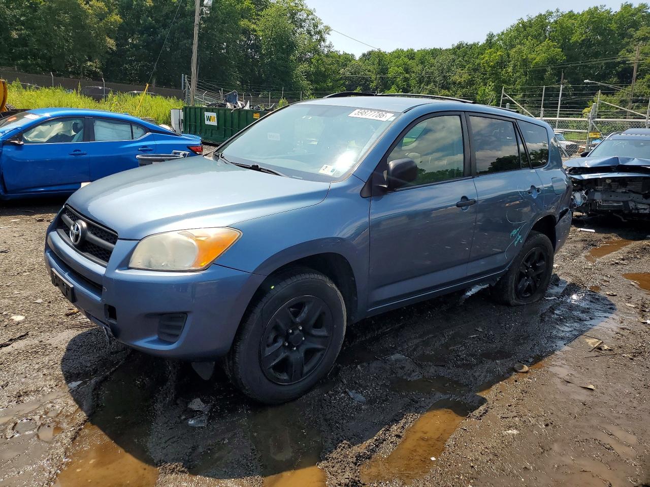 2012 TOYOTA RAV4 Standard — Front 3/4