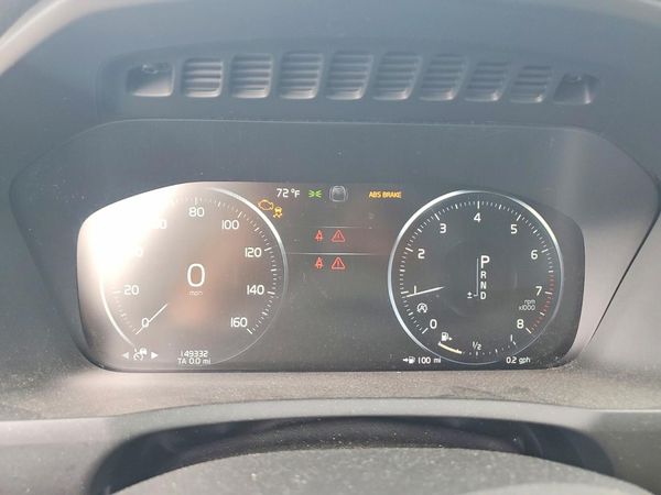 2018 VOLVO XC90 Momentum