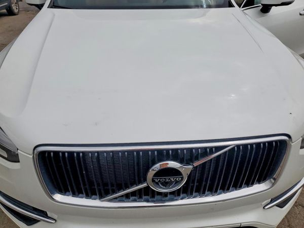 2018 VOLVO XC90 Momentum