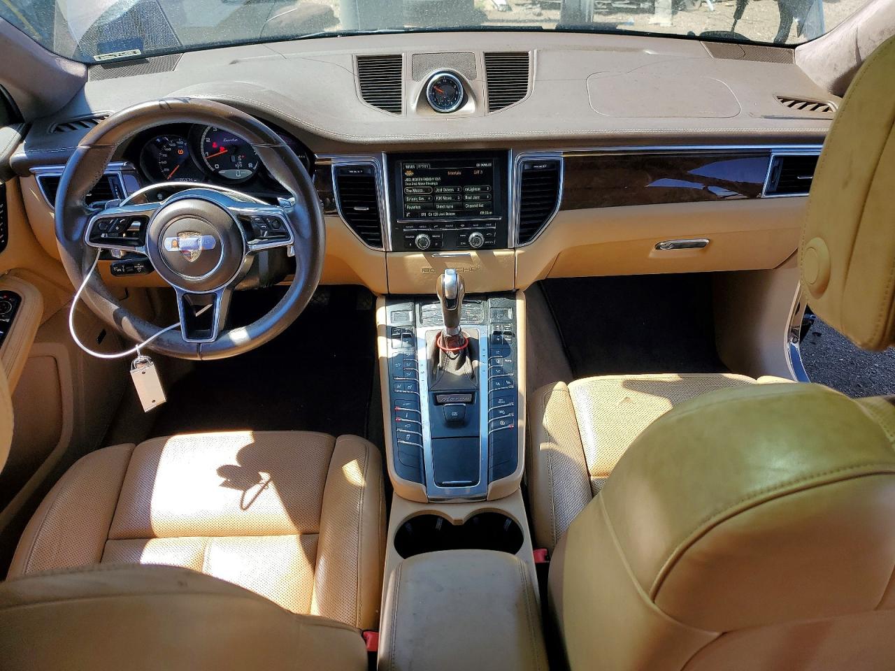 2016 PORSCHE MACAN