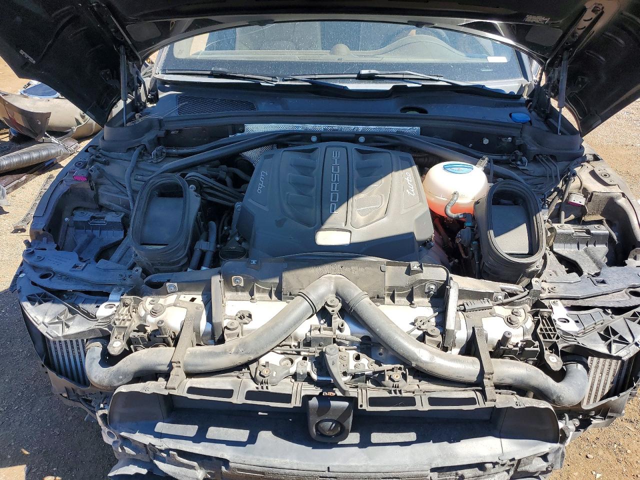 2016 PORSCHE MACAN