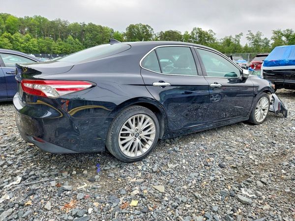 2018 TOYOTA CAMRY