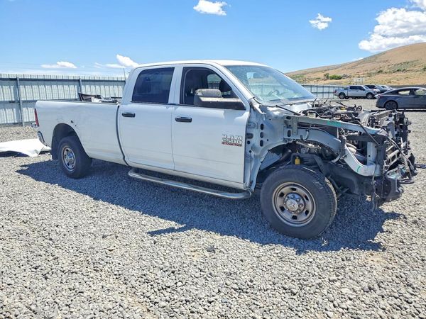 2017 RAM 2500 ST CREW CAB 4X2