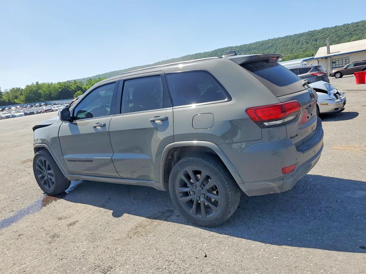 2020 JEEP GRAND CHEROKEE LAREDO 4X4