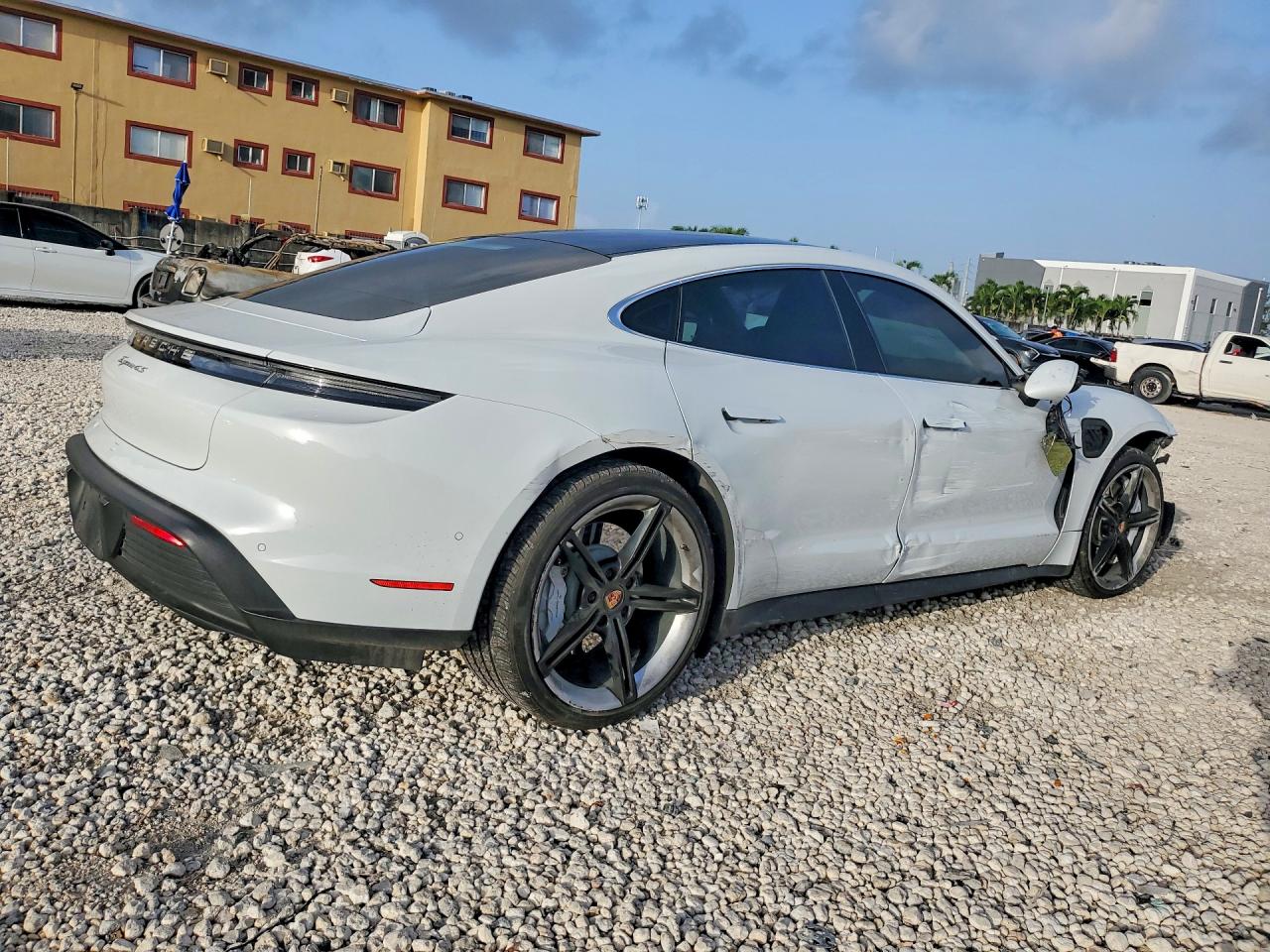 2020 PORSCHE TAYCAN