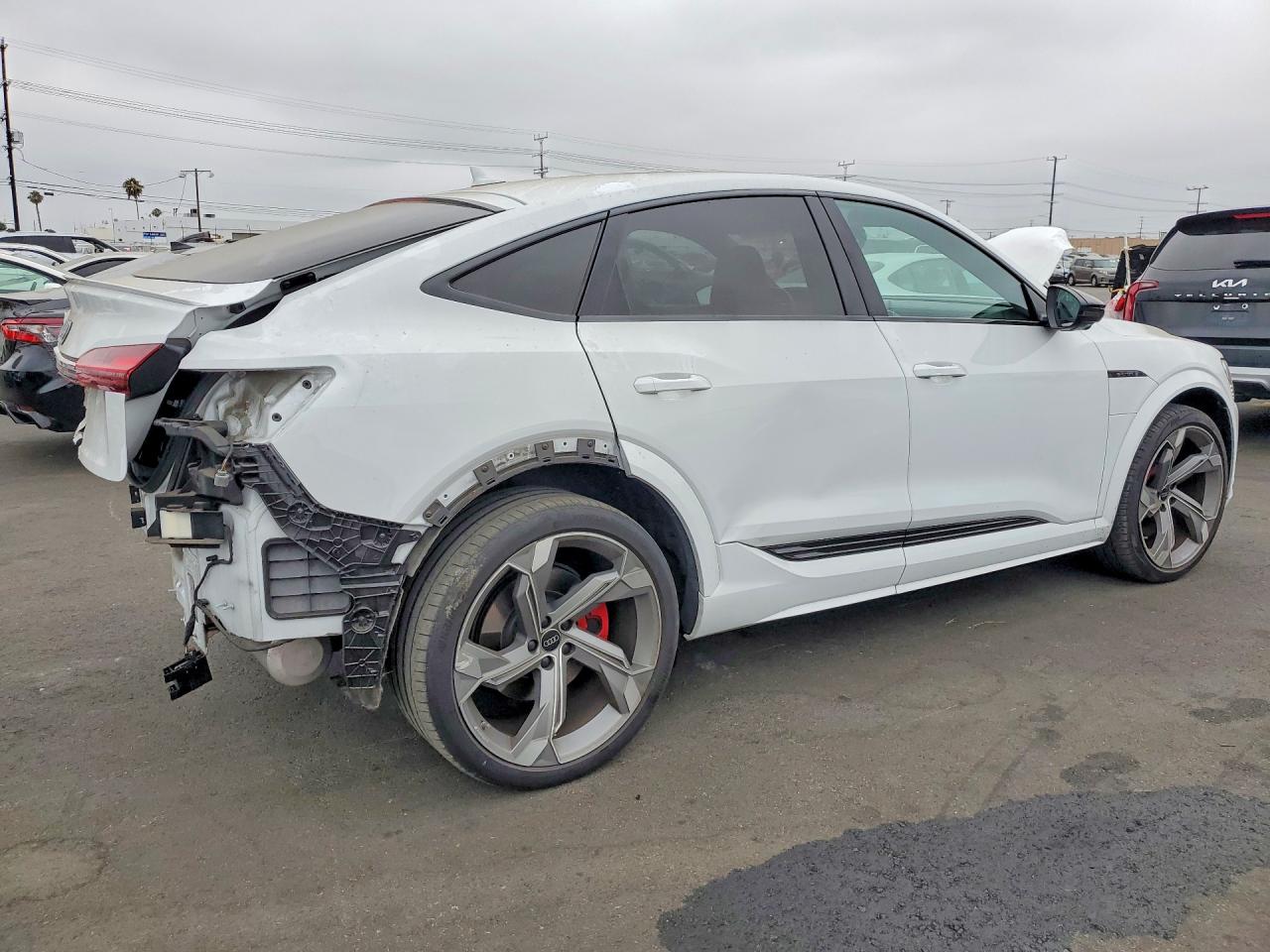 2024 AUDI SQ8 E-TRON quattro Premium Plus