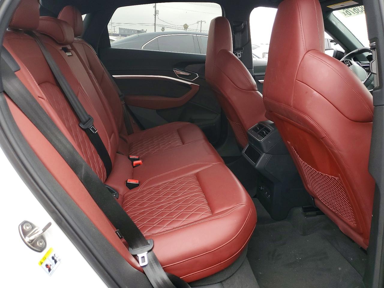 2024 AUDI SQ8 E-TRON quattro Premium Plus
