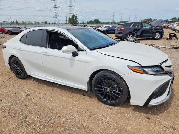 2022 TOYOTA CAMRY XSE