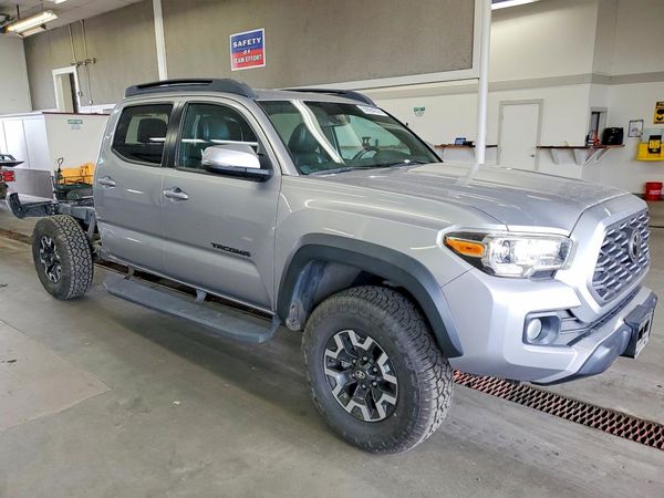 2020 TOYOTA TACOMA SR5