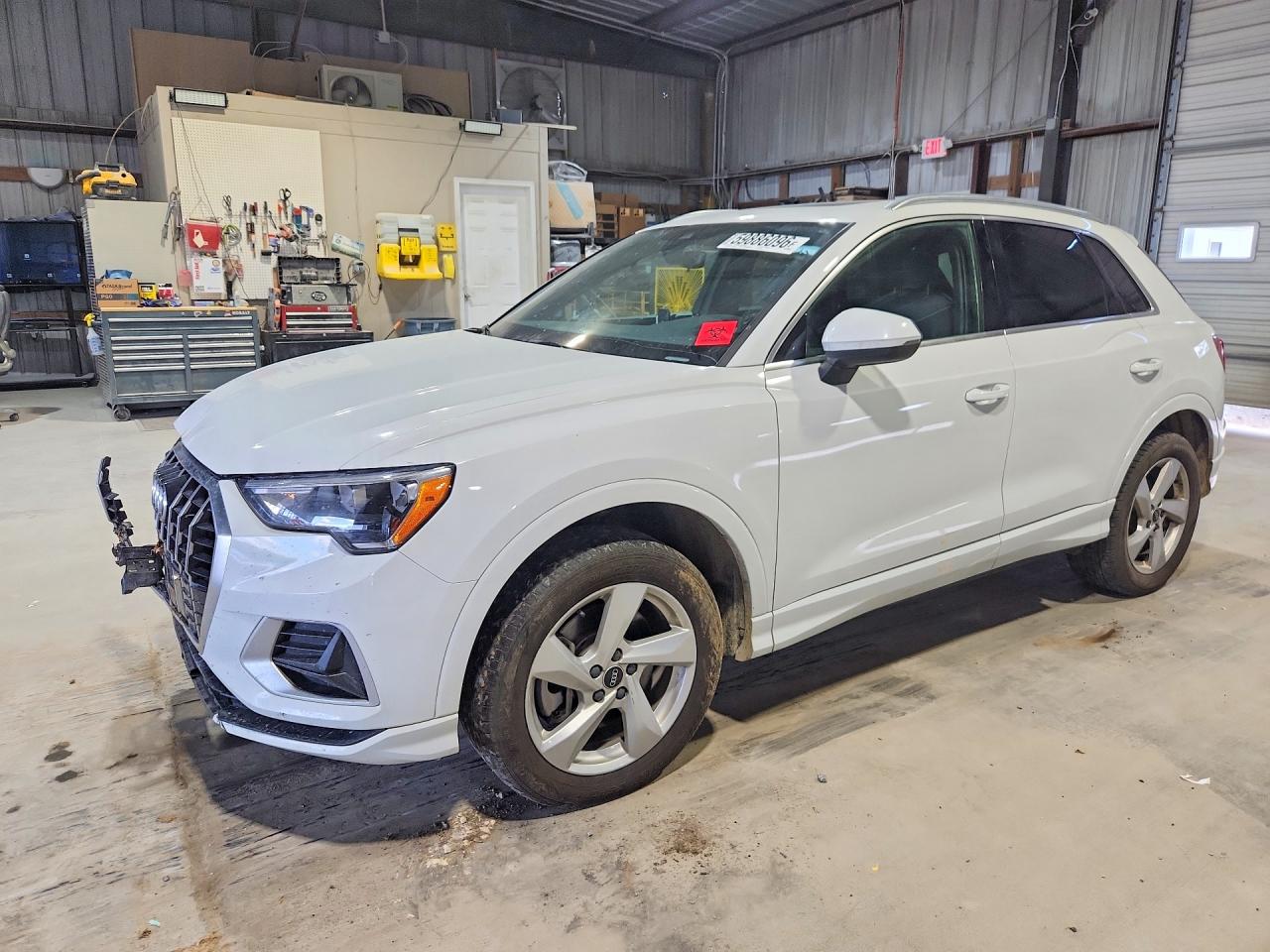 2021 AUDI Q3 quattro Premium