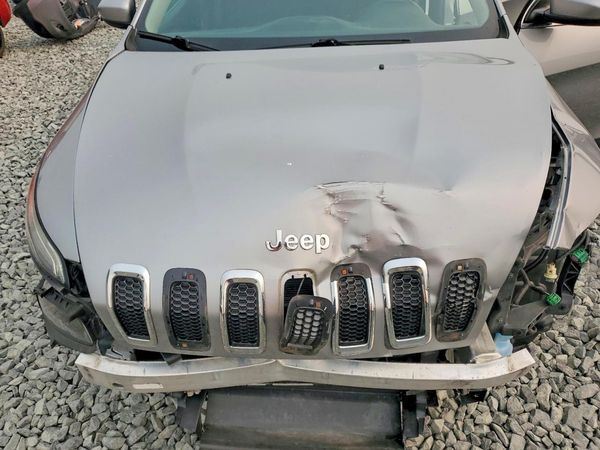 2015 JEEP CHEROKEE LATITUDE 4X4