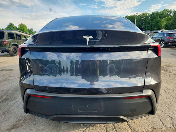 2026 TESLA MODEL Y