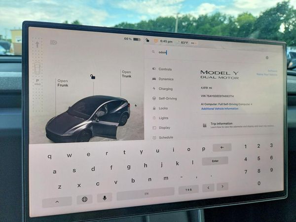 2026 TESLA MODEL Y