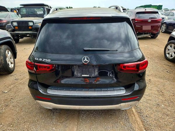 2020 MERCEDES-BENZ GLB GLB250