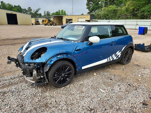 2022 MINI COOPER