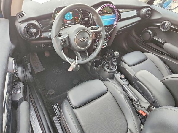 2022 MINI COOPER